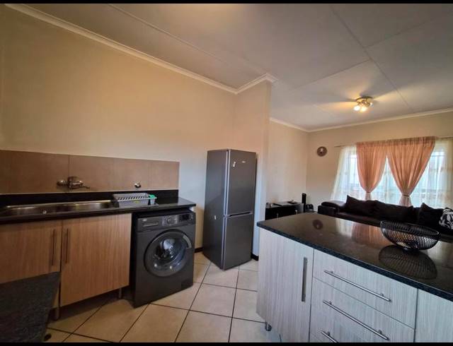 2 BEDROOM APARTMENT FOR SALE IN MOOIKLOOF RIDGE ESTATE